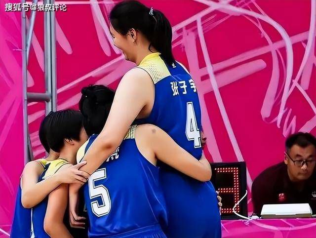 美女脱个精光网站